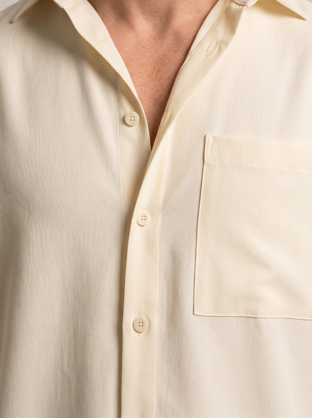 IVO Champagne shirt collar detail